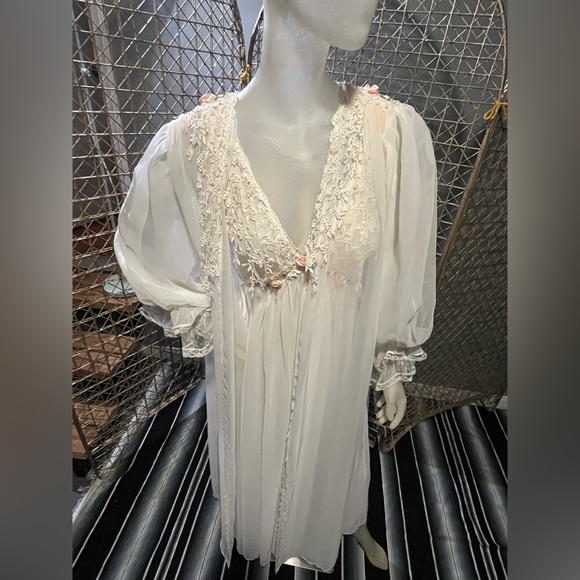 Beautiful Vintage Cabernet 2 piece set. - Picture 5 of 14